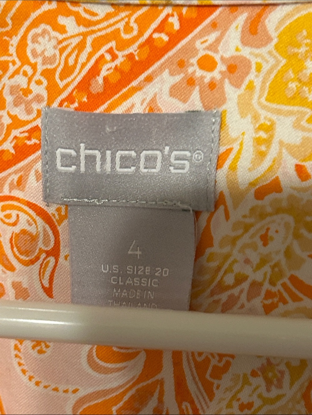 🧸Chico’s no iron Paisley Button-Up Blouse in Peach, Orange & Yellow size 4 GUC - Picture 4 of 7